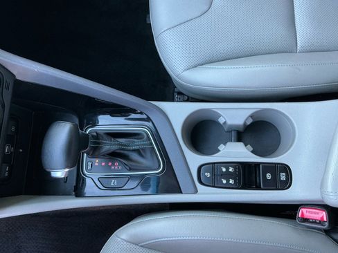 Used 2022 Kia Niro EX Premium image 15