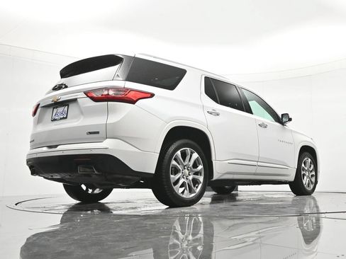 Used 2018 Chevrolet Traverse Premier w/ Driver Confidence II Package FWD image 44