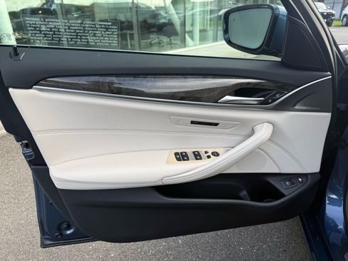 Used 2023 BMW 530e w/ Convenience Package RWD image 12