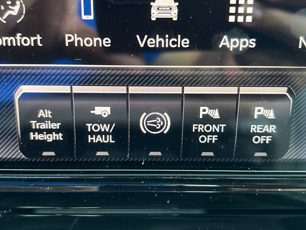 New 2025 RAM 3500 Laramie AWD/4WD image 45