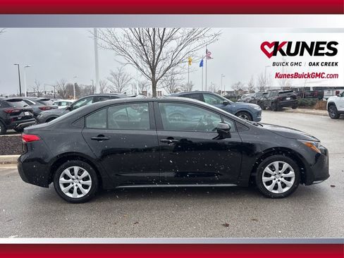 Used 2025 Toyota Corolla LE image 4