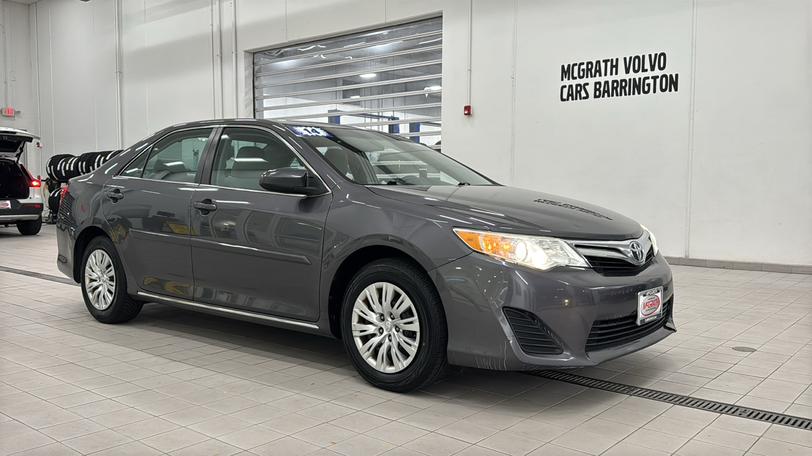 Used 2014 Toyota Camry LE FWD image 3