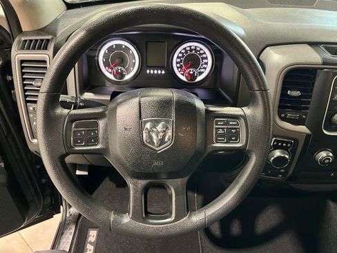 Used 2019 RAM 1500 Express AWD/4WD image 25