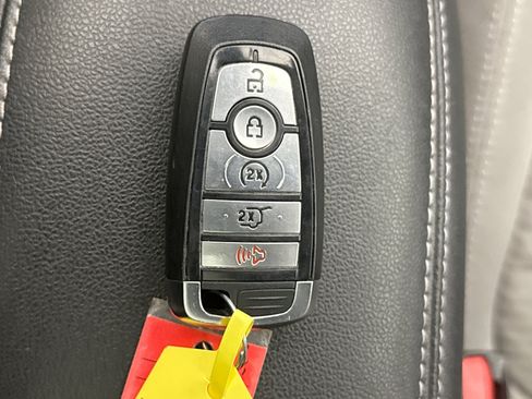 Used 2022 Ford Escape SE w/ SE Sport Appearance Package AWD/4WD image 10