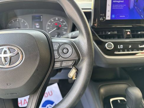 Used 2024 Toyota Corolla LE image 40