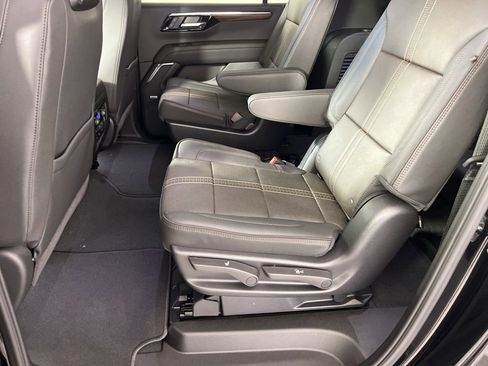 New 2026 Chevrolet Suburban High Country AWD/4WD image 19