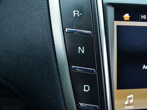 Used 2019 Lincoln Nautilus FWD image 35