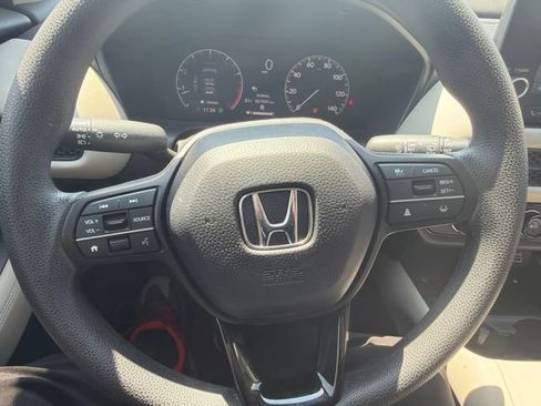 Used 2024 Honda HR-V LX image 9