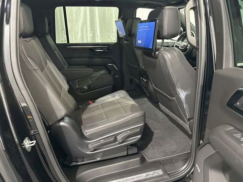 Certified 2025 Chevrolet Suburban High Country image 14