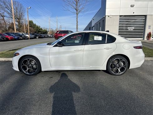 New 2025 Alfa Romeo Giulia AWD w/ Driving Assist Package image 5