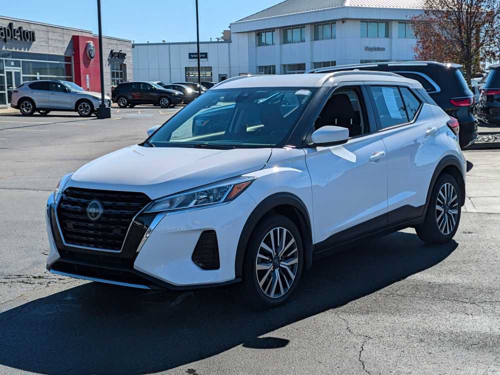 Used 2023 Nissan Kicks SV FWD image 3