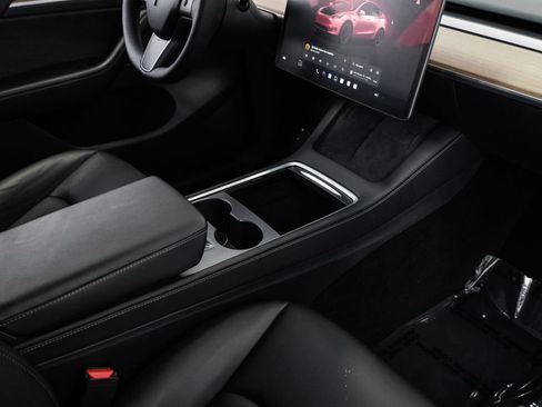 Used 2023 Tesla Model Y Performance AWD/4WD image 19