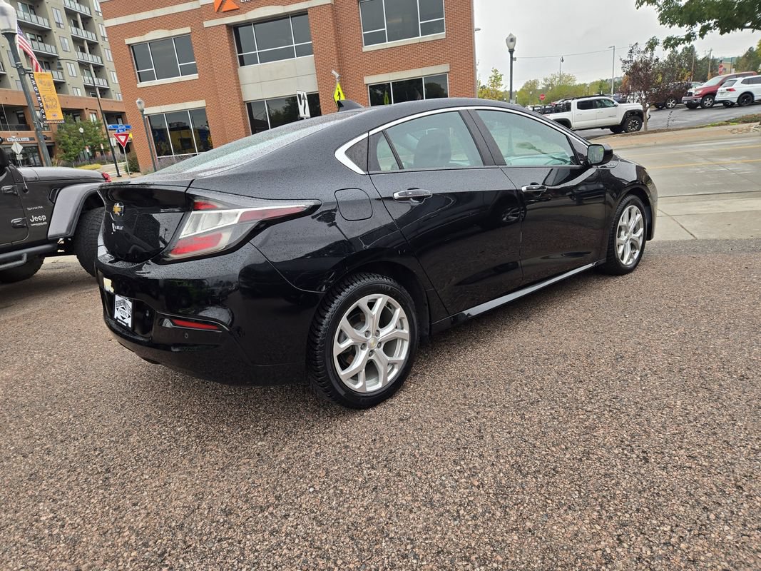 Used 2016 Chevrolet Volt Premier w/ Driver Confidence Package FWD image 10