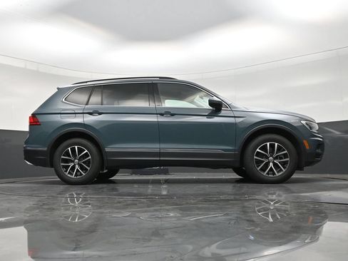 Used 2021 Volkswagen Tiguan SE w/ Panoramic Sunroof Package FWD image 25