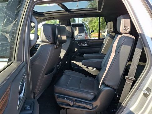 Used 2024 Chevrolet Tahoe High Country AWD/4WD image 8