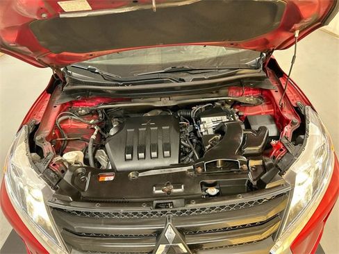 Used 2020 Mitsubishi Eclipse Cross LE image 23