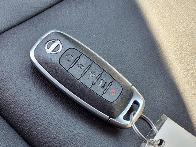 Certified 2025 Nissan Murano SV FWD image 27