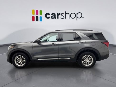Used 2025 Ford Explorer Active image 2