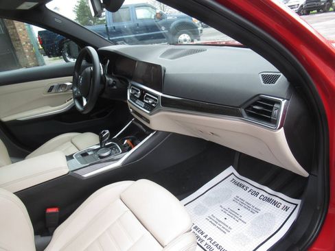 Used 2022 BMW 330i xDrive Sedan w/ Premium Package AWD/4WD image 8