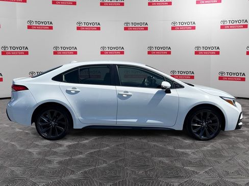 Certified 2025 Toyota Corolla SE FWD image 4
