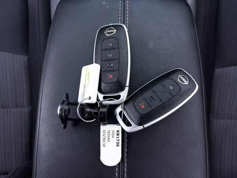 Used 2024 Nissan Sentra SV FWD image 24