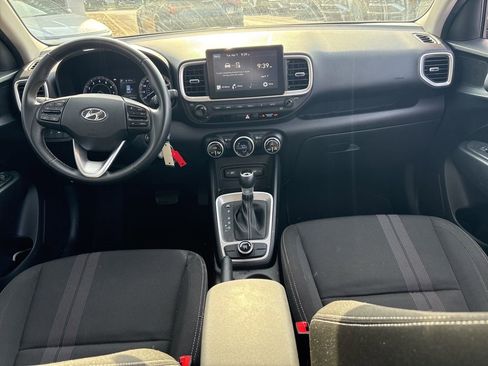 Used 2022 Hyundai Venue SEL image 12