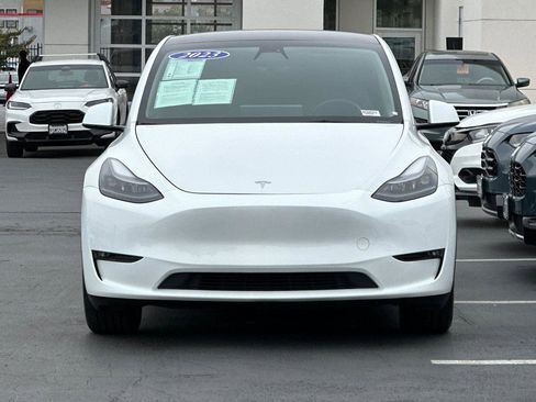 Used 2023 Tesla Model Y Long Range image 8