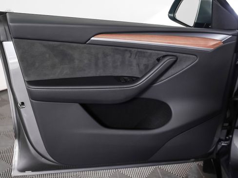 Used 2024 Tesla Model Y Performance image 22