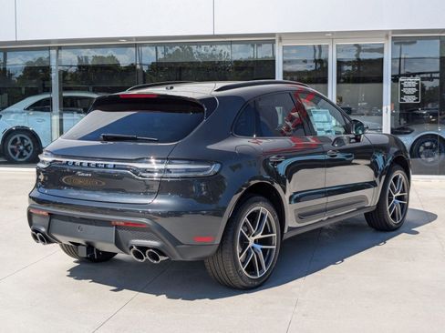 Certified 2025 Porsche Macan image 9