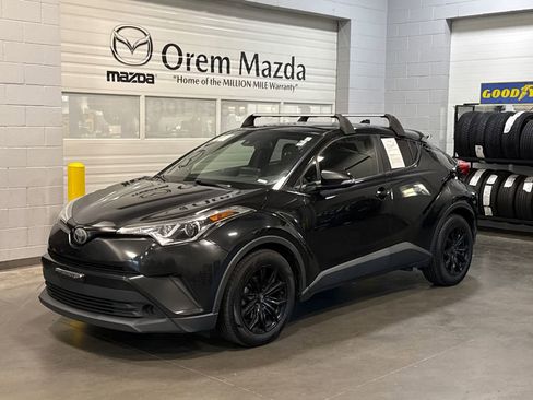 Used 2019 Toyota C-HR LE FWD image 1