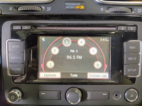 Used 2015 Volkswagen Eos Final Edition FWD image 25