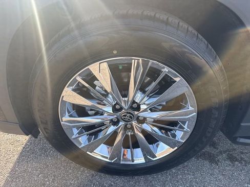 Used 2024 Toyota Grand Highlander Platinum image 12