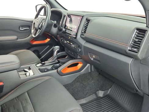 Used 2022 Nissan Frontier PRO-4X w/ Technology Package image 36