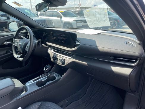 Used 2024 Buick Envista Preferred w/ Advanced Safety Package FWD image 18