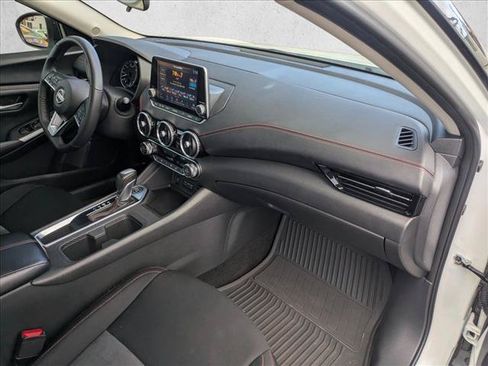 Used 2024 Nissan Sentra SR FWD image 19
