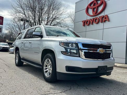 Used 2019 Chevrolet Suburban LT AWD/4WD image 8