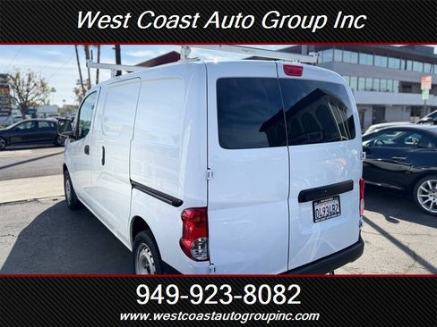 Used 2015 Nissan NV200 SV w/ Back Door Glass Package image 3