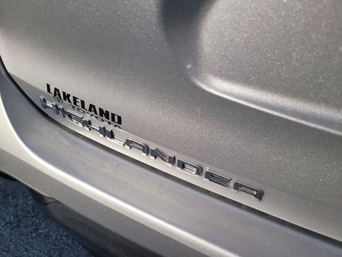 Used 2023 Toyota Highlander Limited image 11