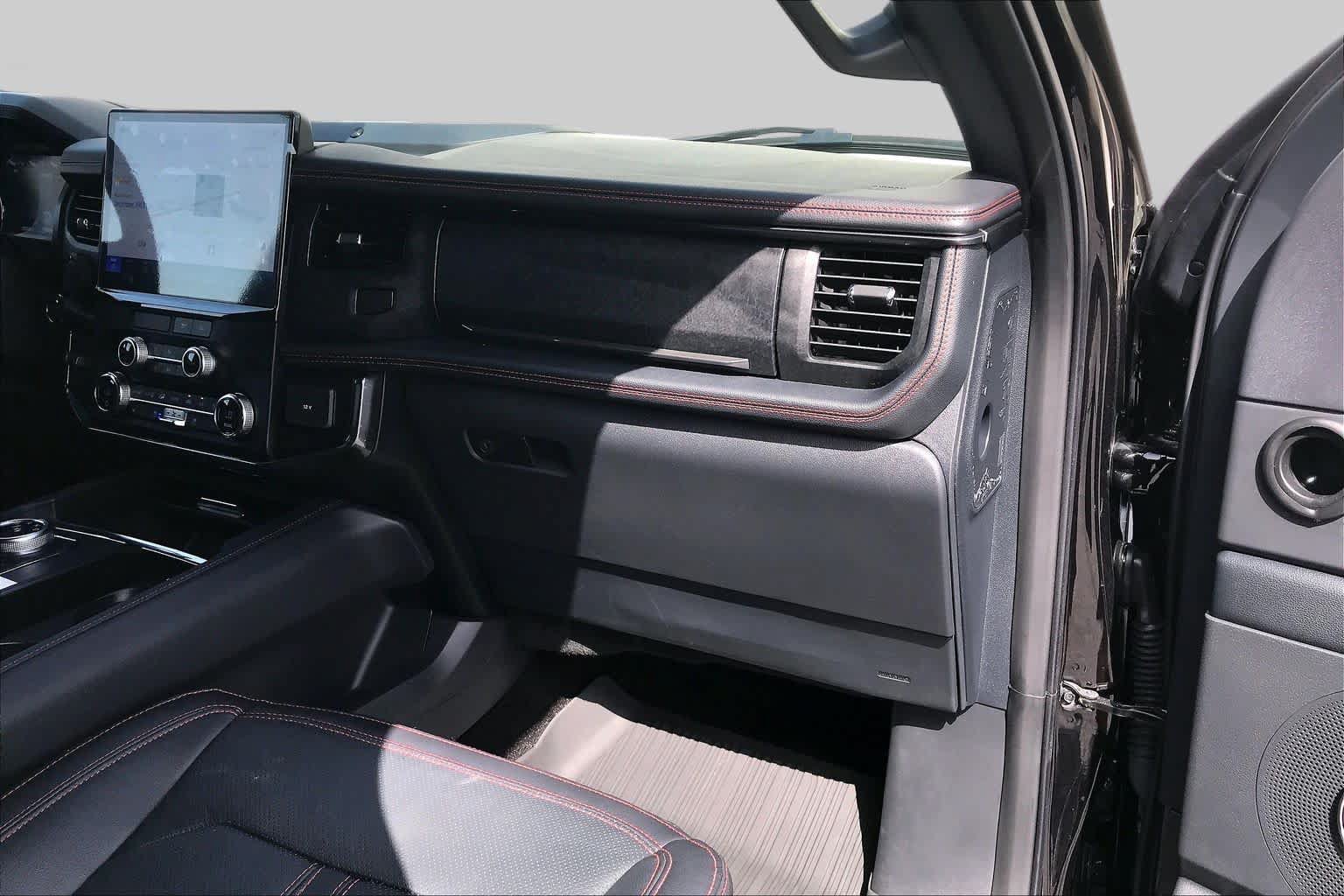 Used 2023 Ford Expedition Limited RWD image 19