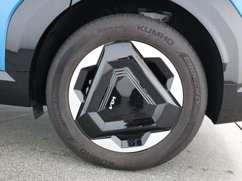 Used 2024 Kia EV9 Land image 7