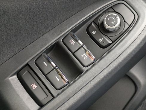 New 2026 Subaru Crosstrek 2.5i Limited w/ Crosstrek Mirror Package image 23