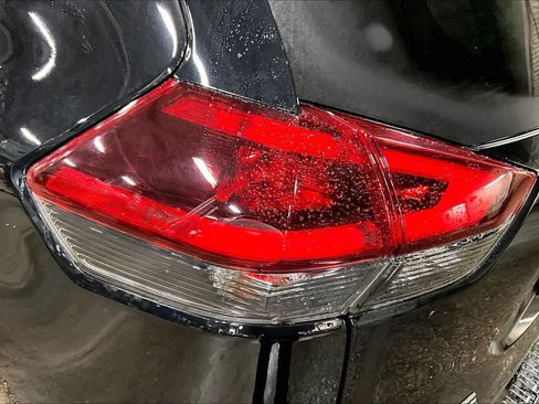 Used 2019 Nissan Rogue SV image 25