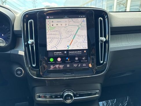 Certified 2025 Volvo XC40 B5 Plus AWD/4WD image 25