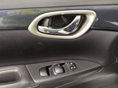 Used 2018 Nissan Sentra SR w/ Technology Package FWD image 27