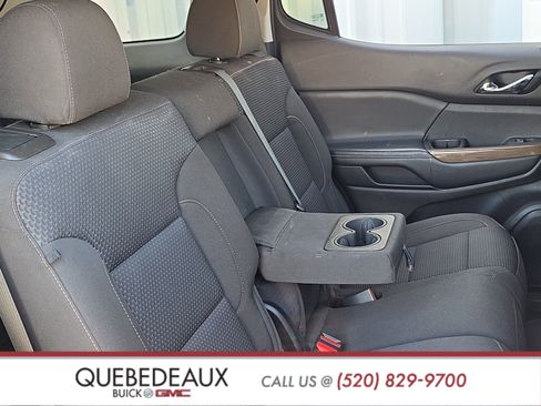 Used 2020 GMC Acadia SLE w/ LPO, Black Accent Package FWD image 25