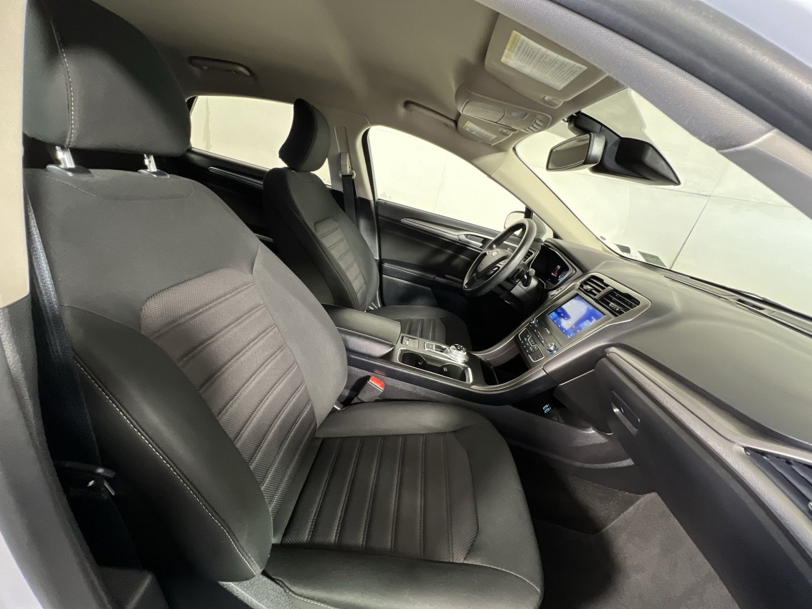 Used 2019 Ford Fusion SE FWD image 23