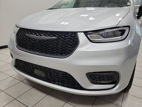 New 2026 Chrysler Pacifica Select w/ S Appearance Package AWD/4WD image 21
