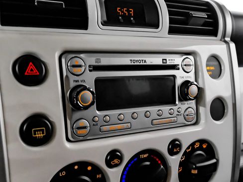 Used 2014 Toyota FJ Cruiser 4WD w/ Upgrade Package image 19