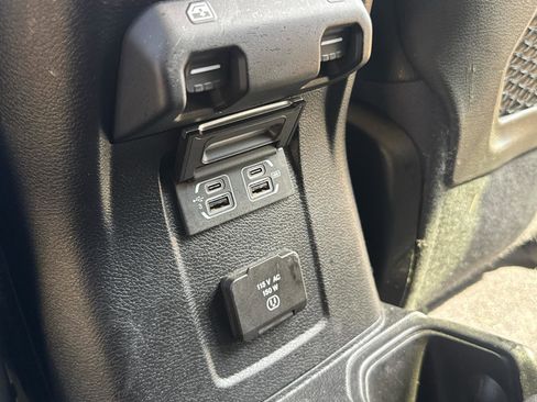 Used 2019 Jeep Wrangler Unlimited Rubicon AWD/4WD image 40