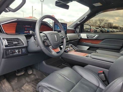 Used 2024 Lincoln Navigator L Reserve image 20